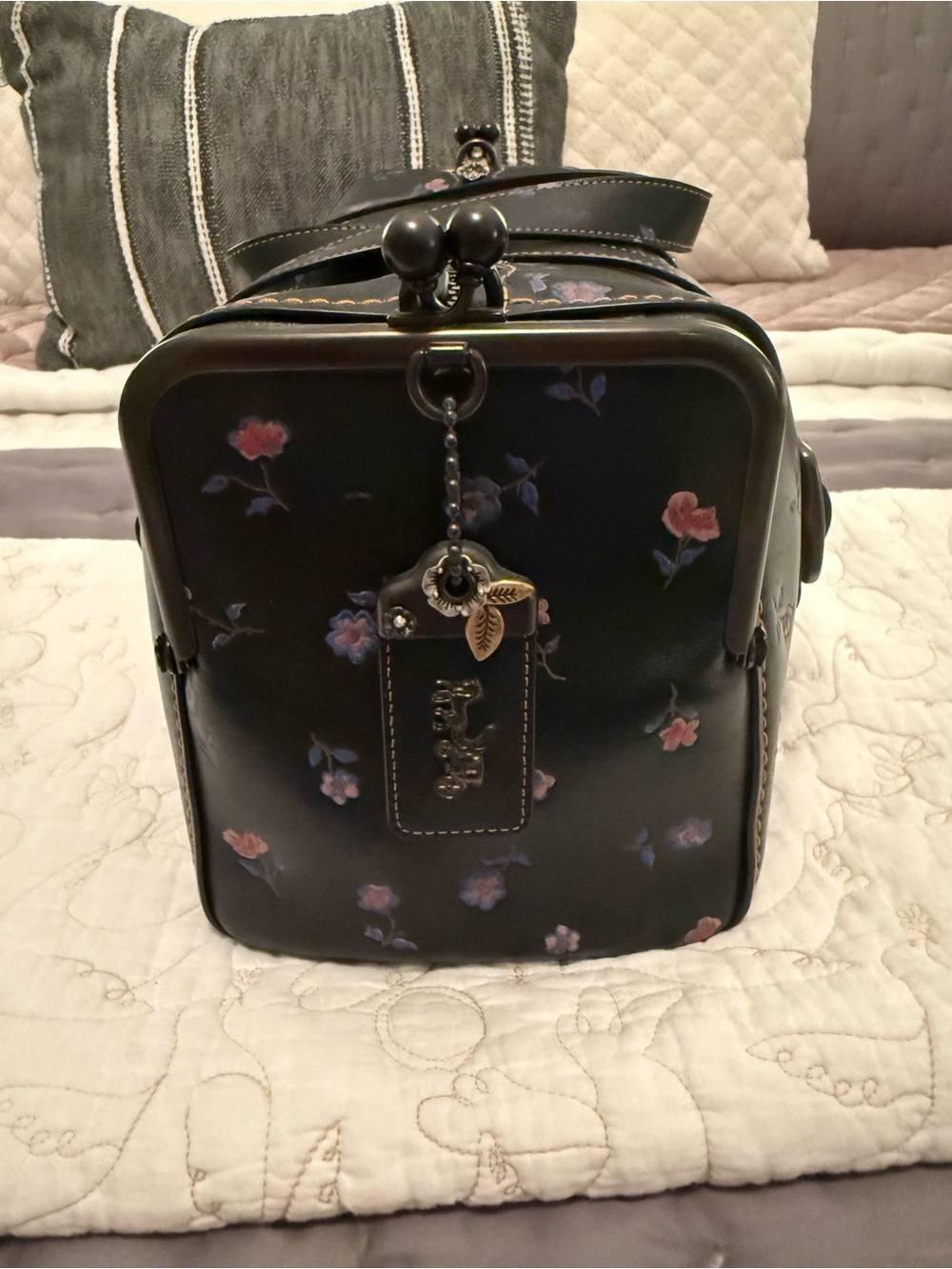 EUC Coach Mailbox Bag 1941 Prairie Rose - Picture 7 of 15